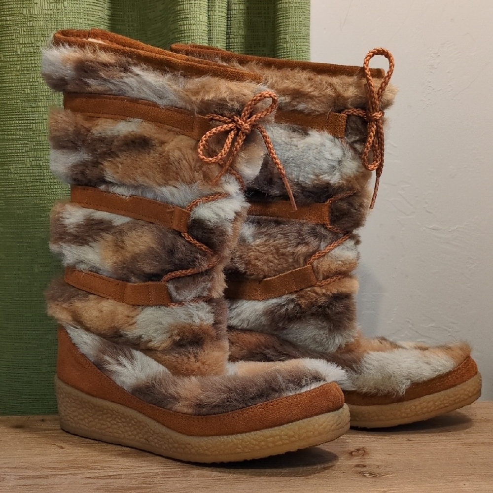 Vintage Yodelers Suede Winter Lace Up Boots Sz7 European Indie Pop